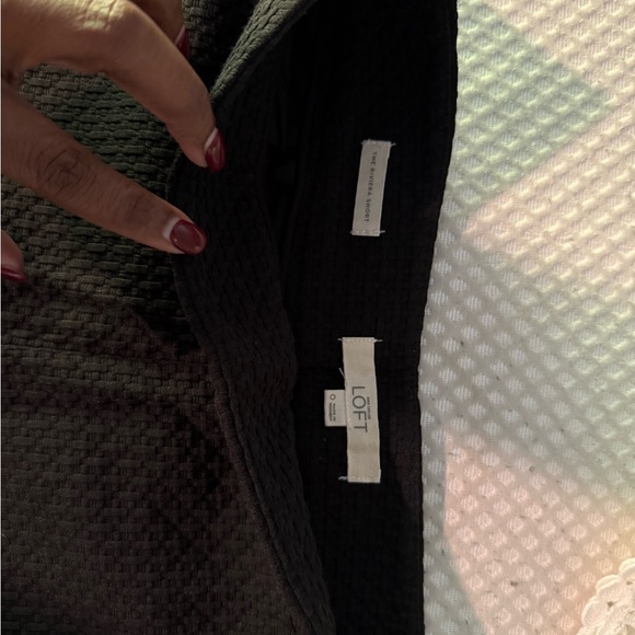 Black Loft shorts - Picture 2 of 3